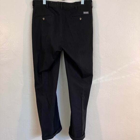 Wrangler Riata Black cotton trousers with a straight leg‎ and tapered fit - Picture 3 of 8